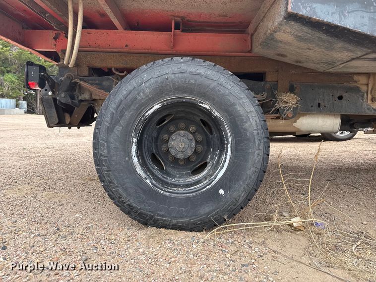 image for item DS6835 1991 Ford F450 Super Duty dump truck