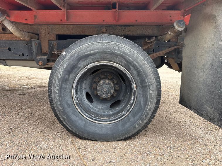 image for item DS6835 1991 Ford F450 Super Duty dump truck