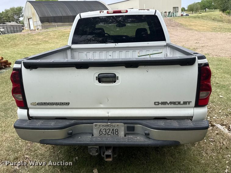 image for item DS6838 2005 Chevrolet Silverado 1500 Crew Cab pickup truck
