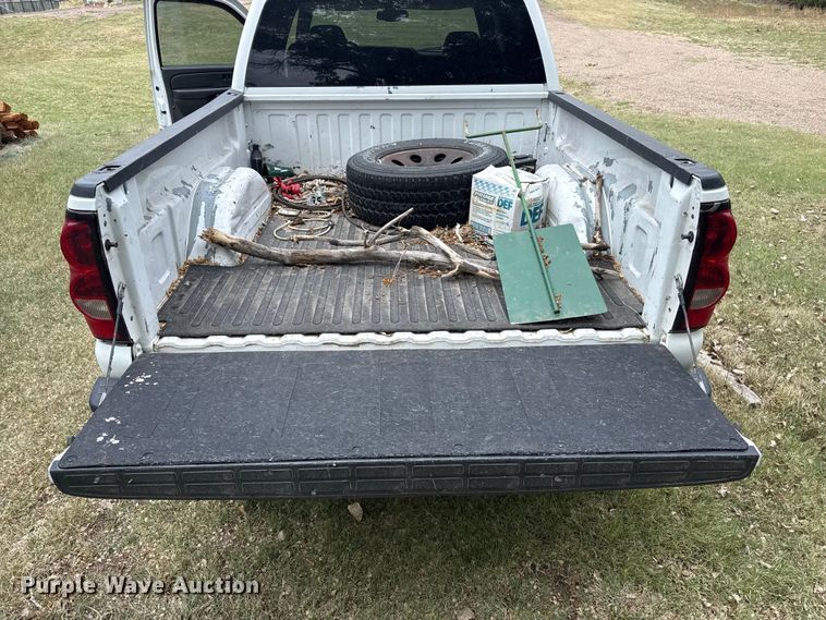 image for item DS6838 2005 Chevrolet Silverado 1500 Crew Cab pickup truck