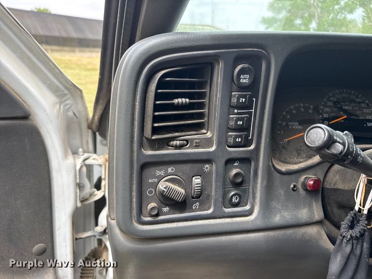 image for item DS6838 2005 Chevrolet Silverado 1500 Crew Cab pickup truck