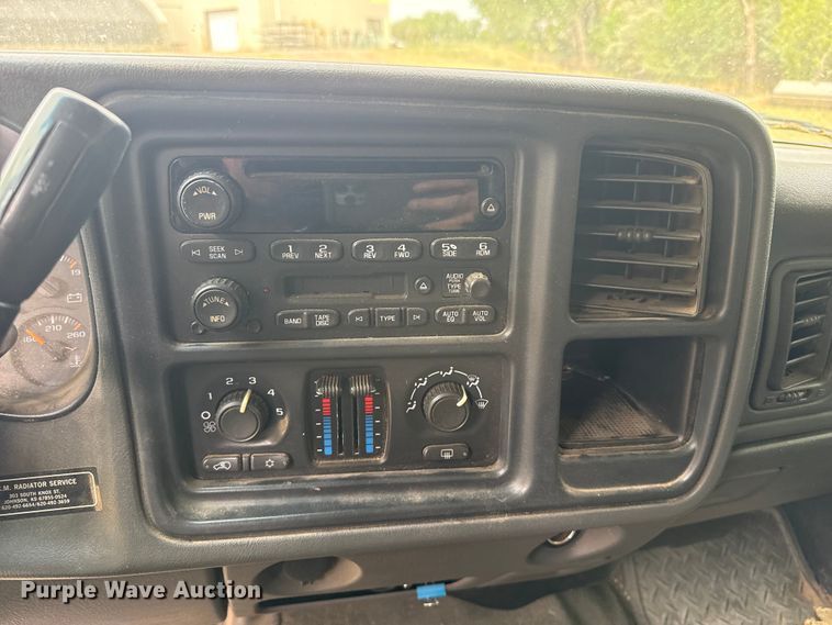 image for item DS6838 2005 Chevrolet Silverado 1500 Crew Cab pickup truck