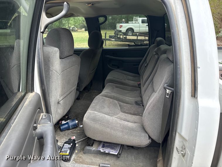 image for item DS6838 2005 Chevrolet Silverado 1500 Crew Cab pickup truck