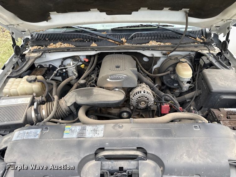 image for item DS6838 2005 Chevrolet Silverado 1500 Crew Cab pickup truck