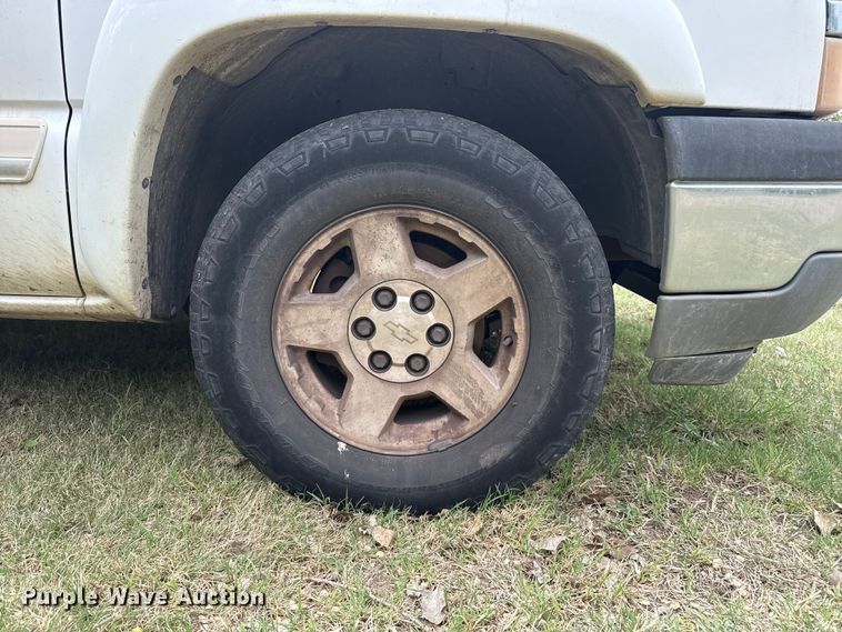 image for item DS6838 2005 Chevrolet Silverado 1500 Crew Cab pickup truck