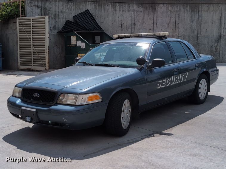 image for item DT1754 2009 Ford Crown Victoria Police Interceptor 