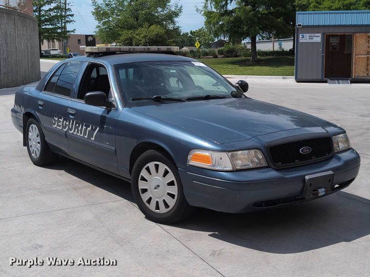 image for item DT1754 2009 Ford Crown Victoria Police Interceptor 