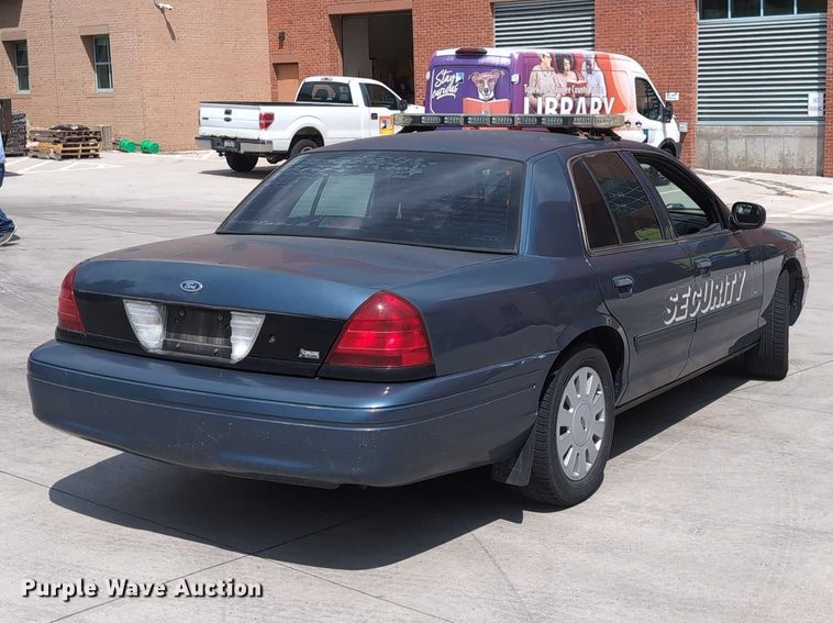 image for item DT1754 2009 Ford Crown Victoria Police Interceptor 