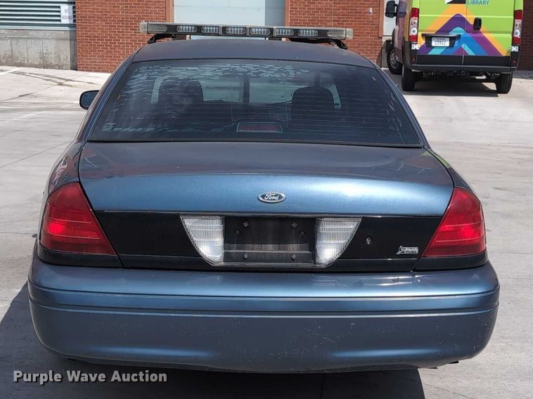 image for item DT1754 2009 Ford Crown Victoria Police Interceptor 