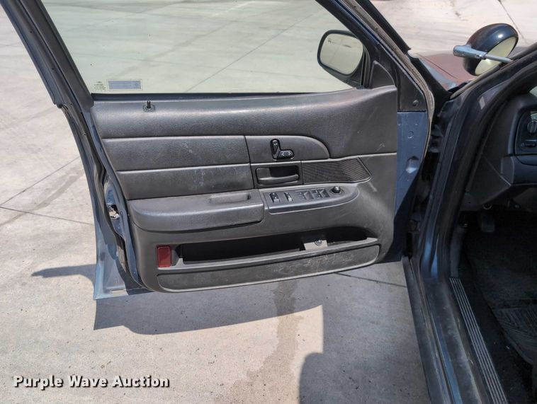 image for item DT1754 2009 Ford Crown Victoria Police Interceptor 