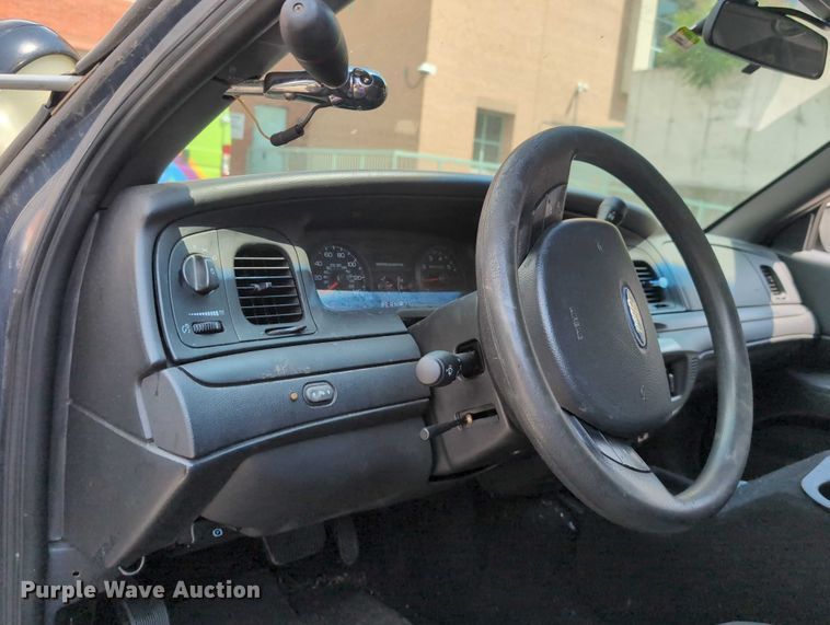 image for item DT1754 2009 Ford Crown Victoria Police Interceptor 