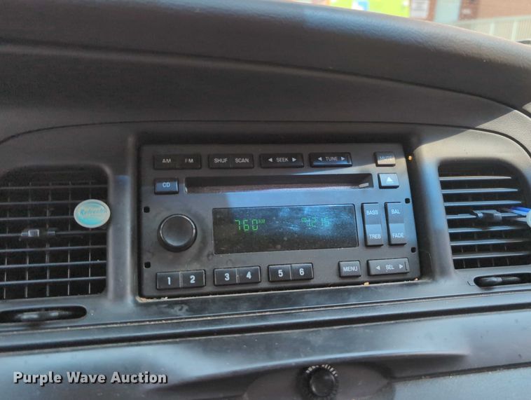image for item DT1754 2009 Ford Crown Victoria Police Interceptor 