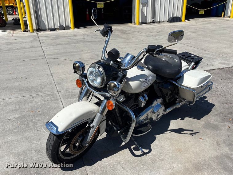 image for item DU0436 2018 Harley-Davidson Road King Police motorcycle