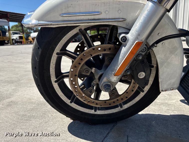 image for item DU0436 2018 Harley-Davidson Road King Police motorcycle