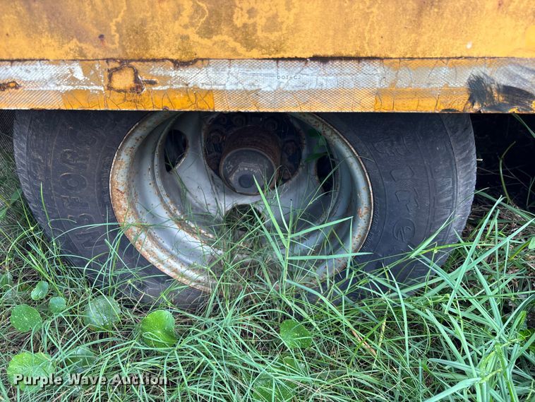 image for item DU6251 2003 Rolls Rite equipment trailer