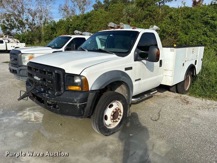 image for item DU6253 2007 Ford F550 utility / service truck