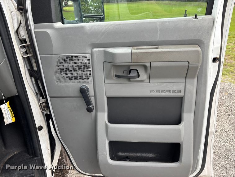 image for item DU6259 2009 Ford E250 van