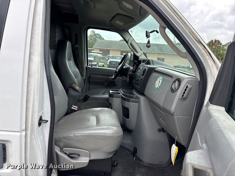 image for item DU6259 2009 Ford E250 van
