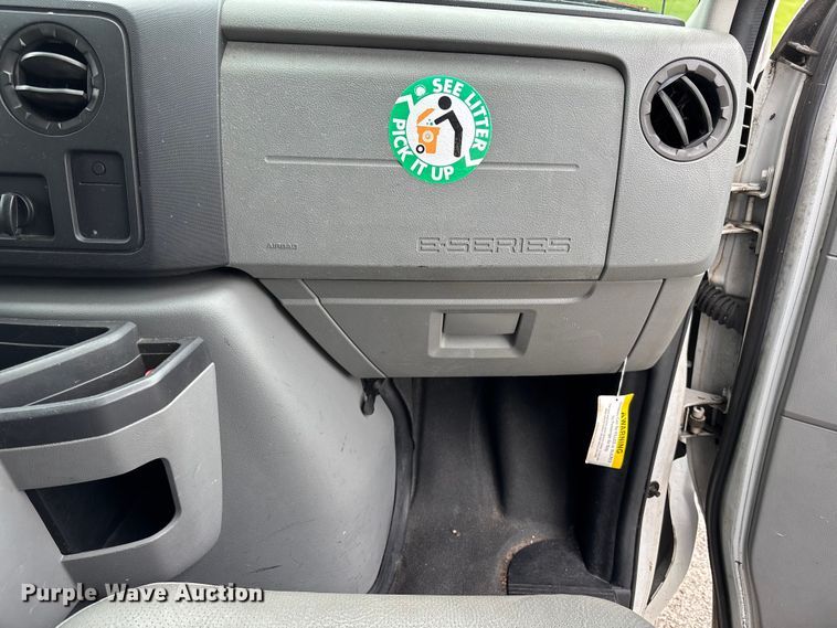 image for item DU6259 2009 Ford E250 van