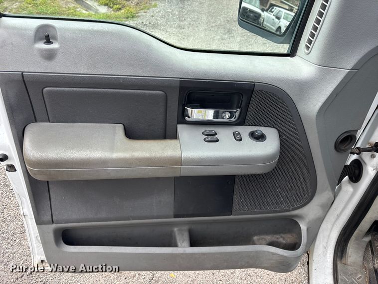 image for item DU6260 2006 Ford F150 pickup truck