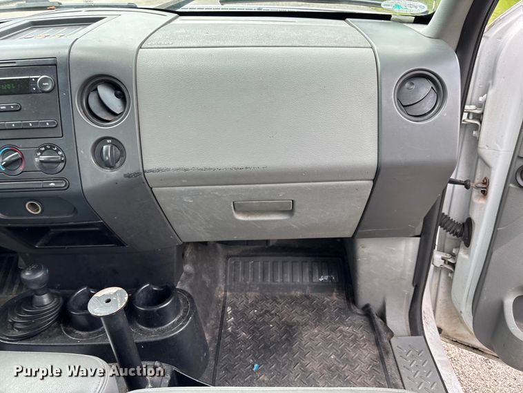 image for item DU6260 2006 Ford F150 pickup truck