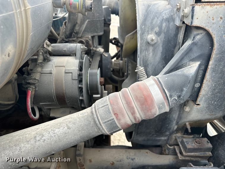 image for item DV0905 2005 International 4300 bucket truck