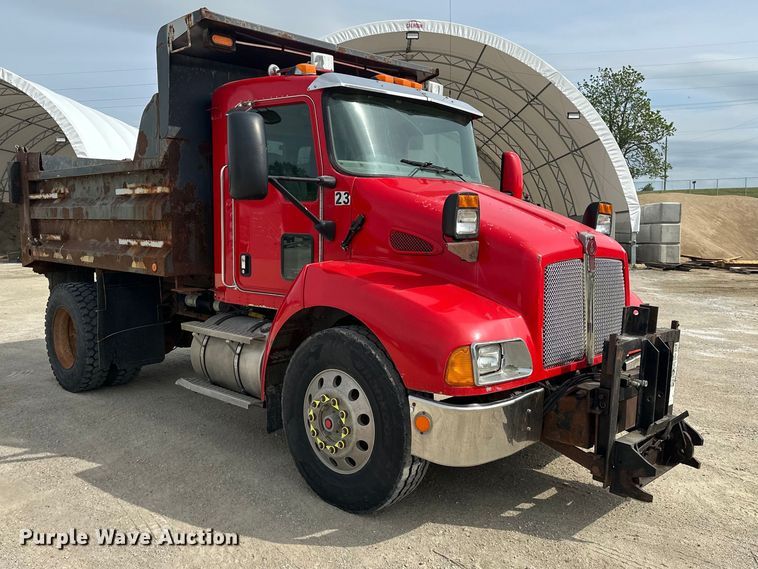 image for item DV0906 2005 Kenworth T300 dump truck