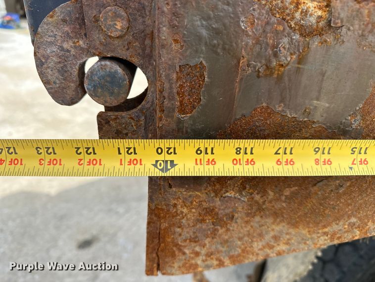 image for item DV0906 2005 Kenworth T300 dump truck
