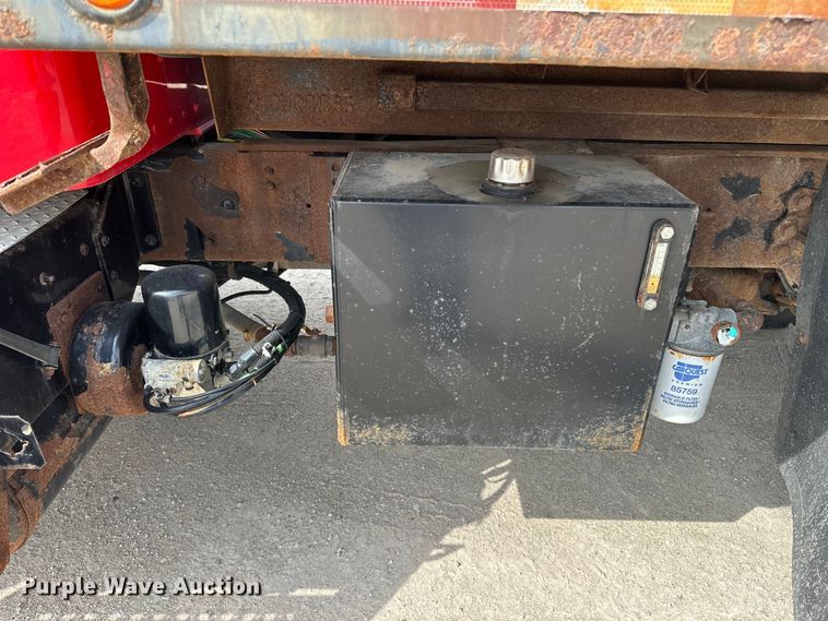 image for item DV0906 2005 Kenworth T300 dump truck