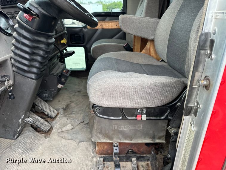 image for item DV0906 2005 Kenworth T300 dump truck
