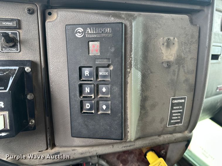 image for item DV0906 2005 Kenworth T300 dump truck