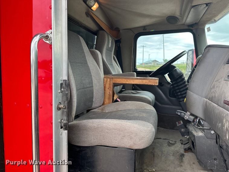 image for item DV0906 2005 Kenworth T300 dump truck