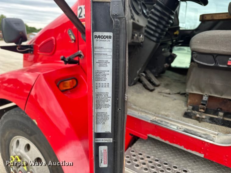 image for item DV0906 2005 Kenworth T300 dump truck