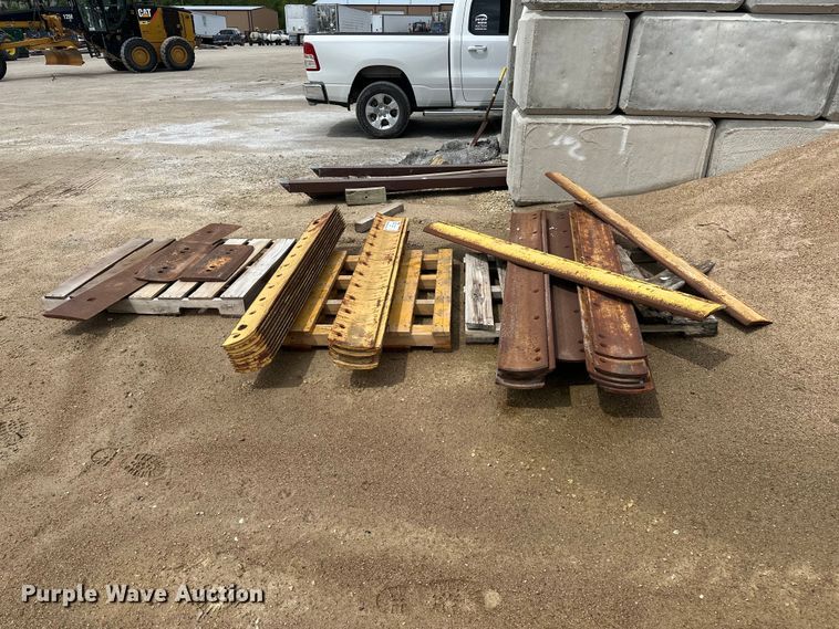 image for item DV0913 Motor grader cutting edges