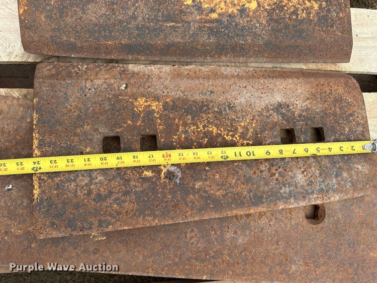 image for item DV0913 Motor grader cutting edges