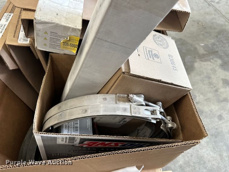 image for item DV0918 Truck parts