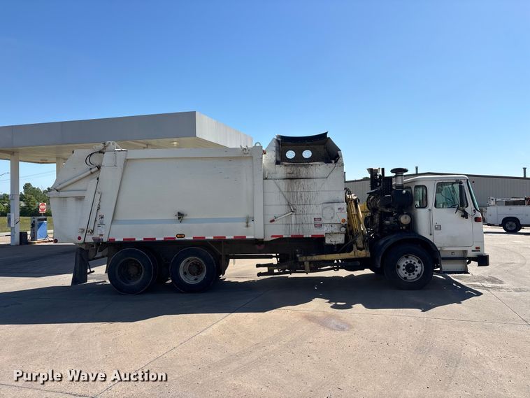 image for item DV4332 2019 Autocar Xpeditor refuse truck