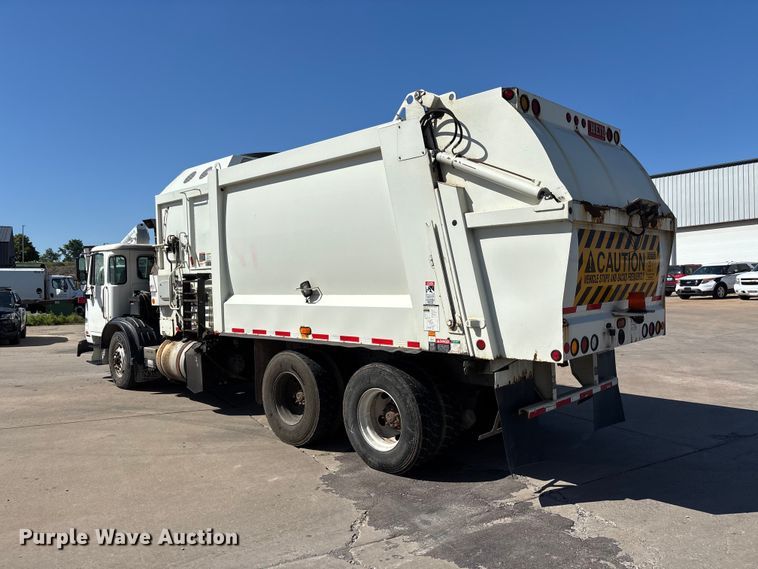 image for item DV4332 2019 Autocar Xpeditor refuse truck
