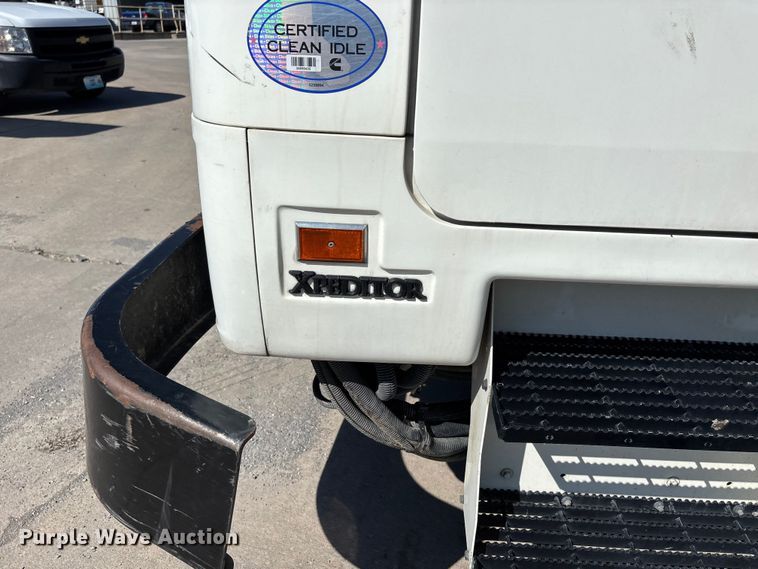 image for item DV4332 2019 Autocar Xpeditor refuse truck