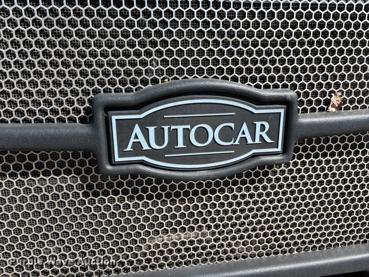 image for item DV4332 2019 Autocar Xpeditor refuse truck