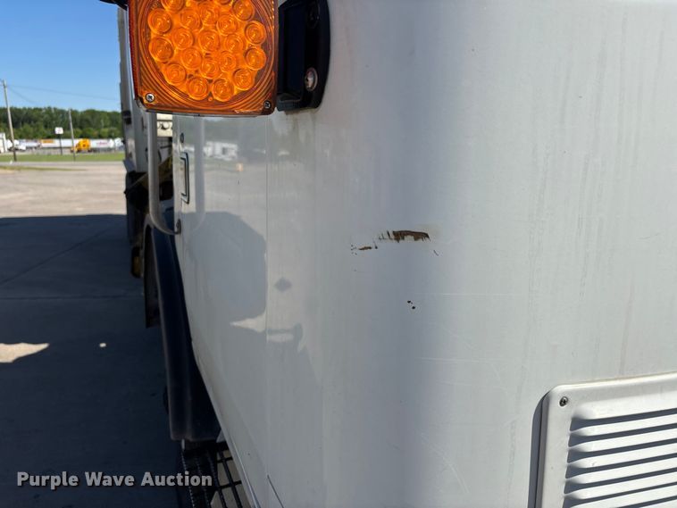 image for item DV4332 2019 Autocar Xpeditor refuse truck