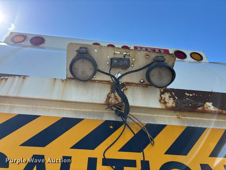 image for item DV4332 2019 Autocar Xpeditor refuse truck