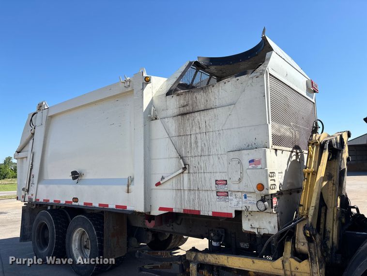 image for item DV4332 2019 Autocar Xpeditor refuse truck