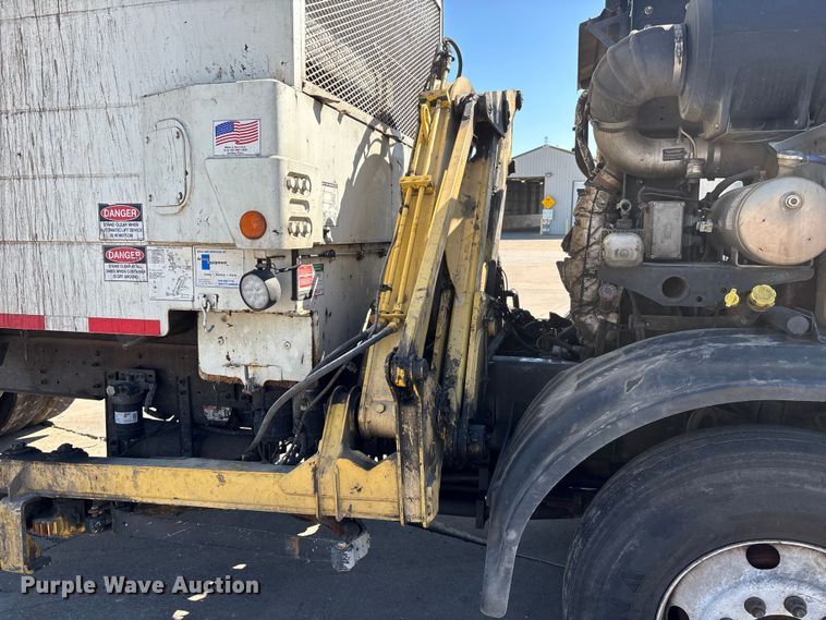 image for item DV4332 2019 Autocar Xpeditor refuse truck