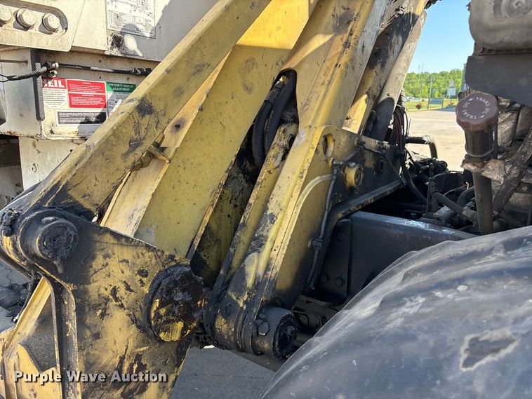 image for item DV4332 2019 Autocar Xpeditor refuse truck