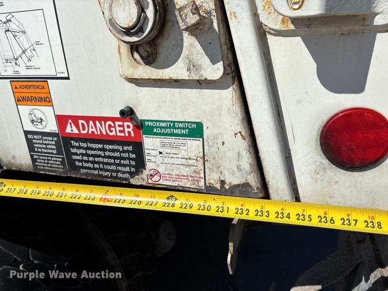 image for item DV4332 2019 Autocar Xpeditor refuse truck
