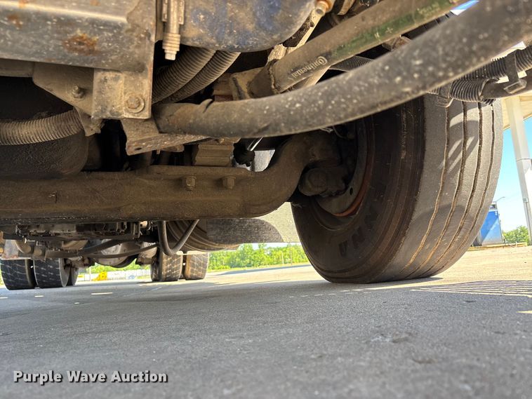 image for item DV4332 2019 Autocar Xpeditor refuse truck