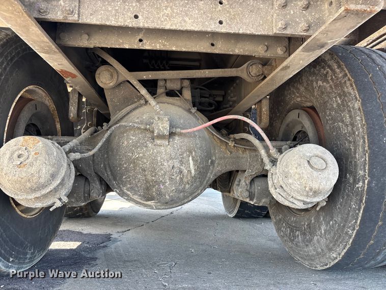 image for item DV4332 2019 Autocar Xpeditor refuse truck