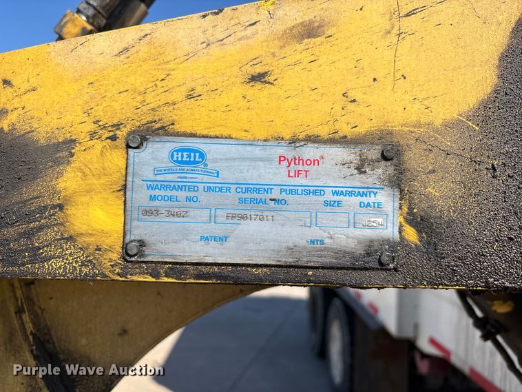 image for item DV4332 2019 Autocar Xpeditor refuse truck