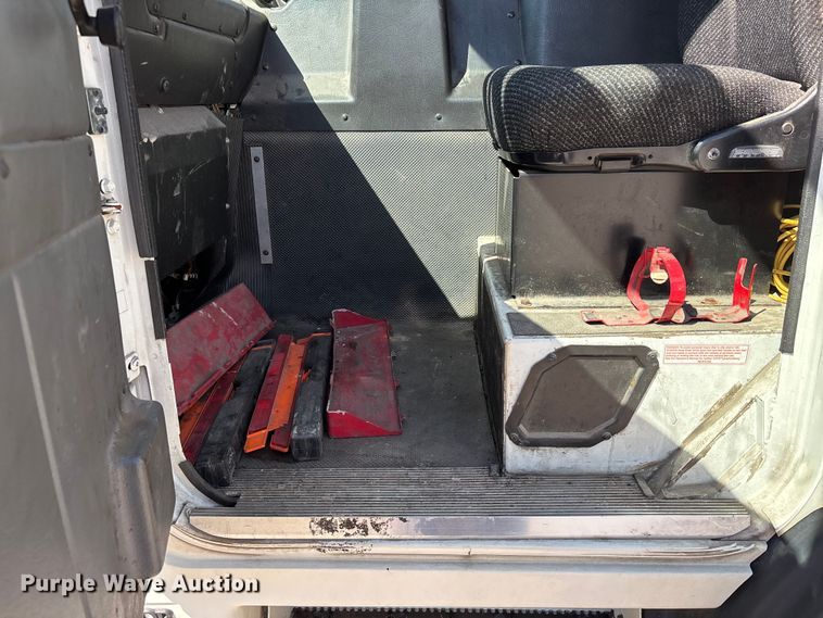 image for item DV4332 2019 Autocar Xpeditor refuse truck